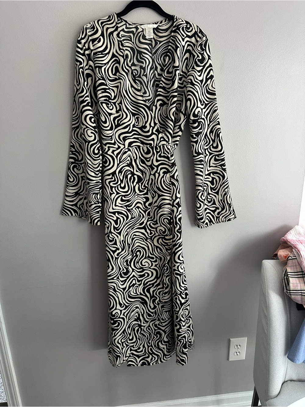 Black & White Swirl Print Long Sleeve Dress